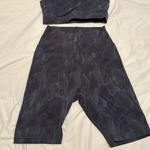 ZYIA Gray High-Waisted Leggings with Stretchy Fabric